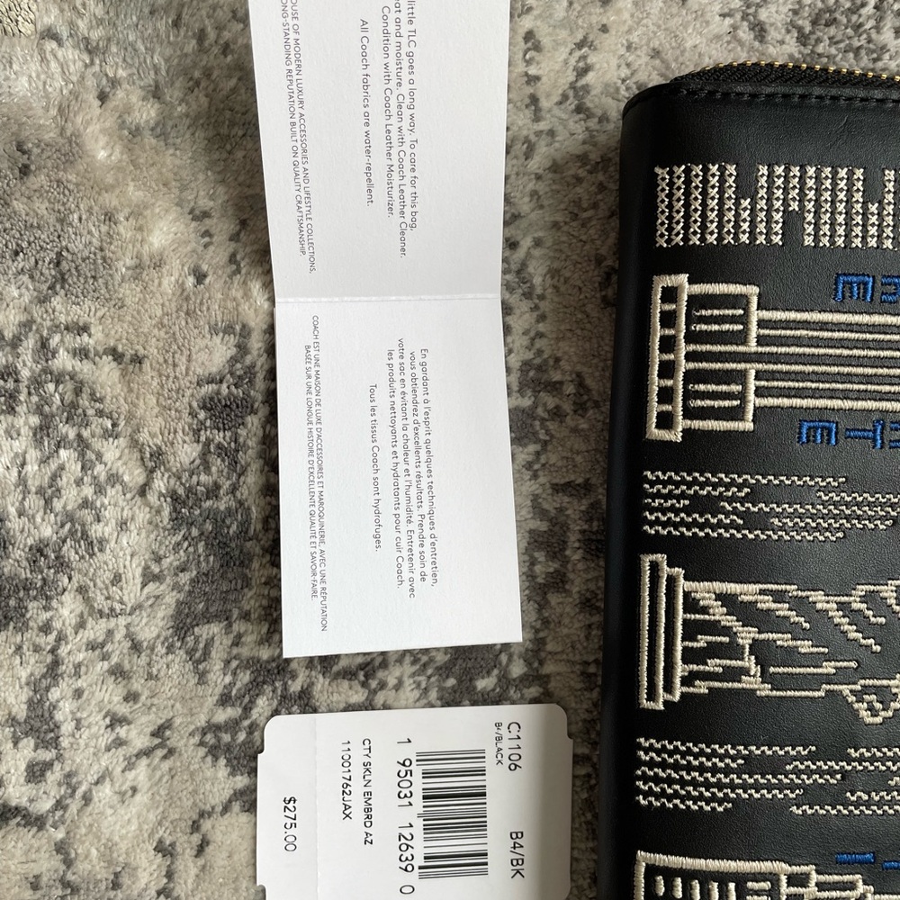 Coach Black Leather Wallet with NYC Landmark Design - Picture 5 of 7